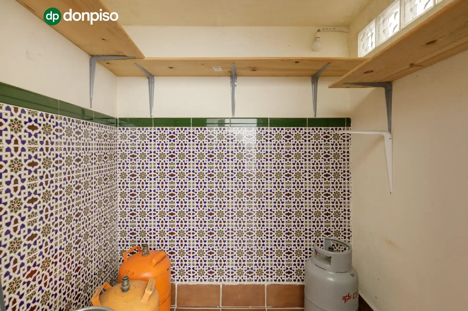 Kitchen of Flat for sale in Armilla  with Air Conditioner, Heating and Storage room