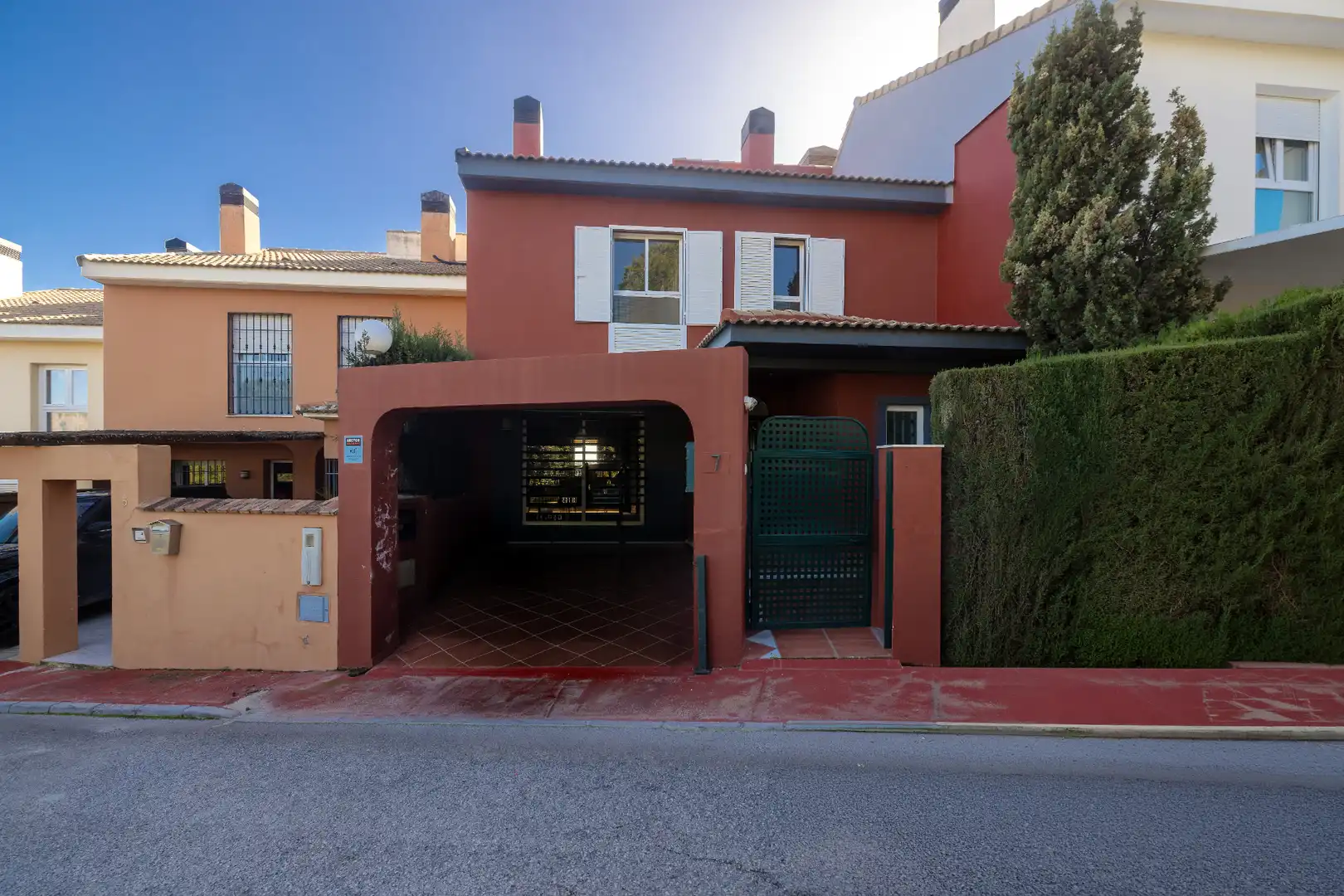 Vista exterior de Casa adosada en venda en Málaga amb Aire condicionat, Calefacció i Jardí privat