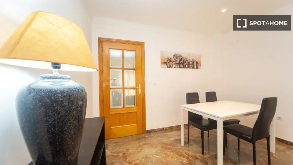 Room in Barrio de Zaidín