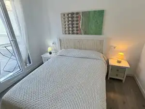 Habitación de Piso de alquiler en Almuñécar con Aire acondicionado, Terraza y Amueblado