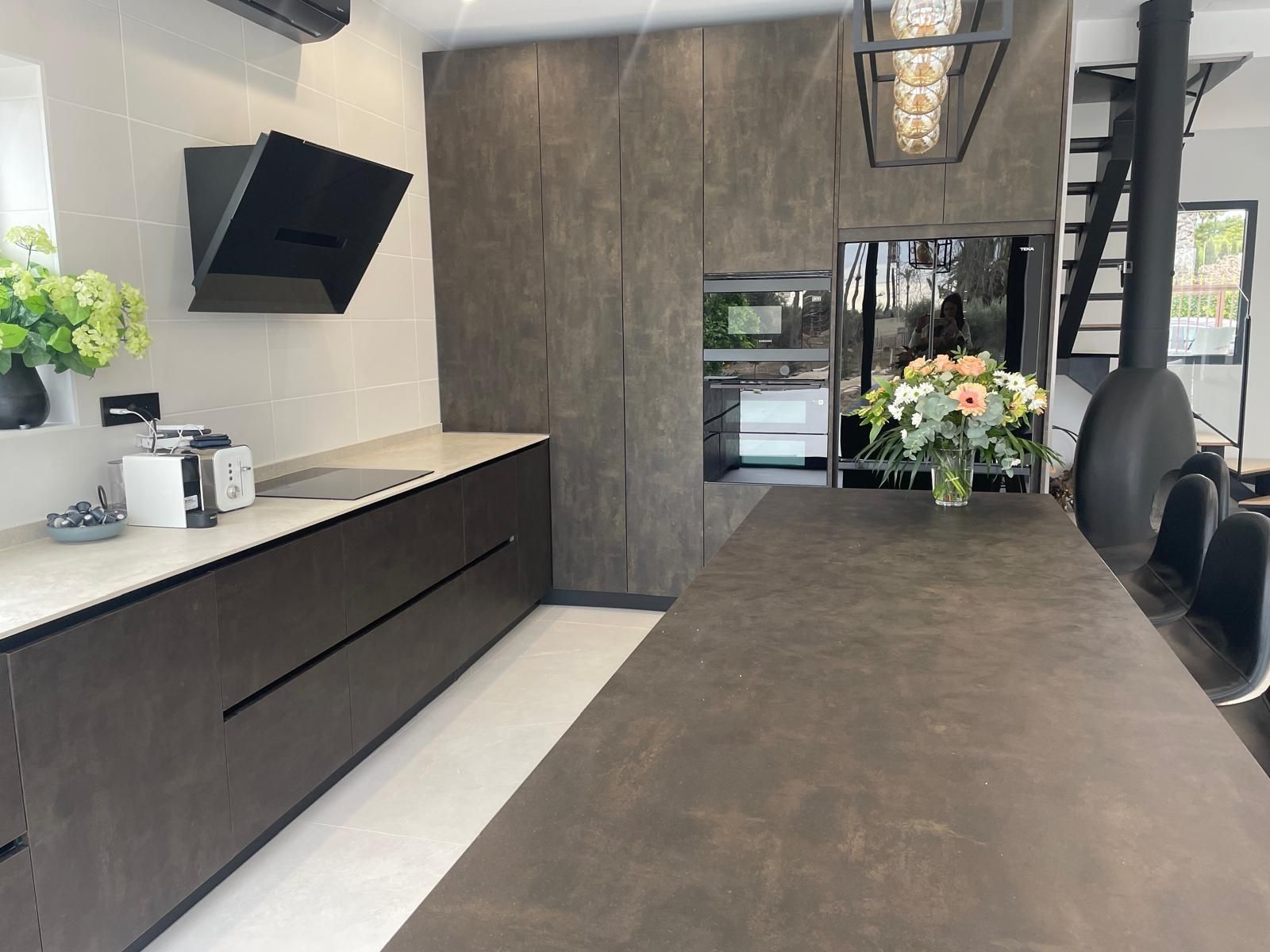 Cuina de Casa o xalet en venda en Elche / Elx amb Aire condicionat, Terrassa i Piscina