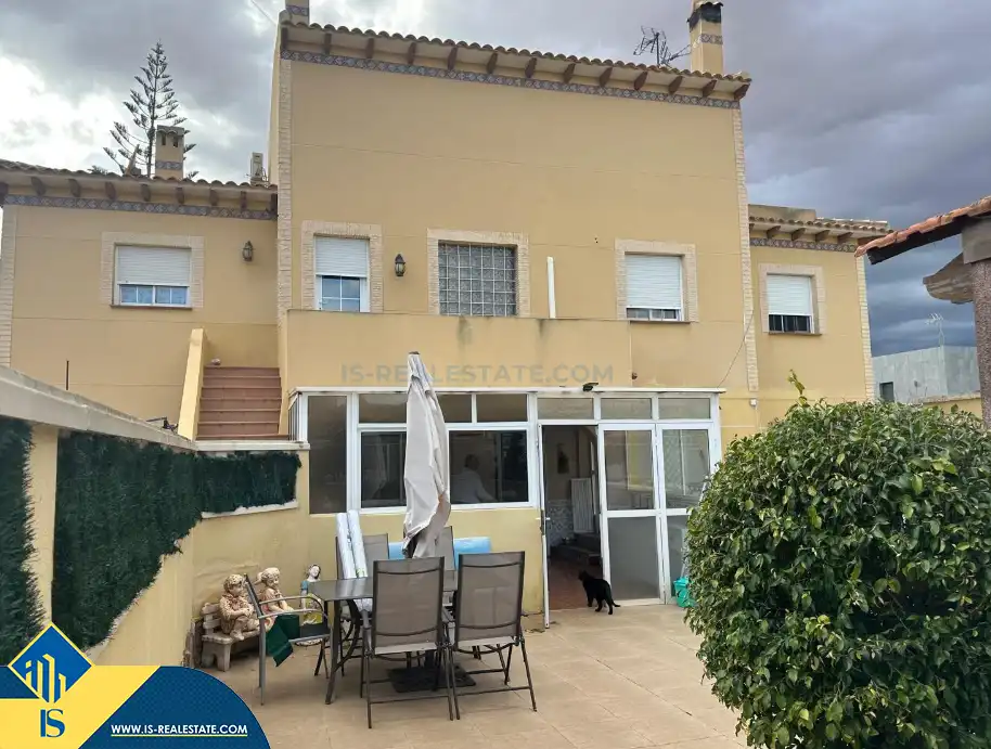 Villa mit Pool zum Verkauf in Zona Carrefour - Urbanizaciones