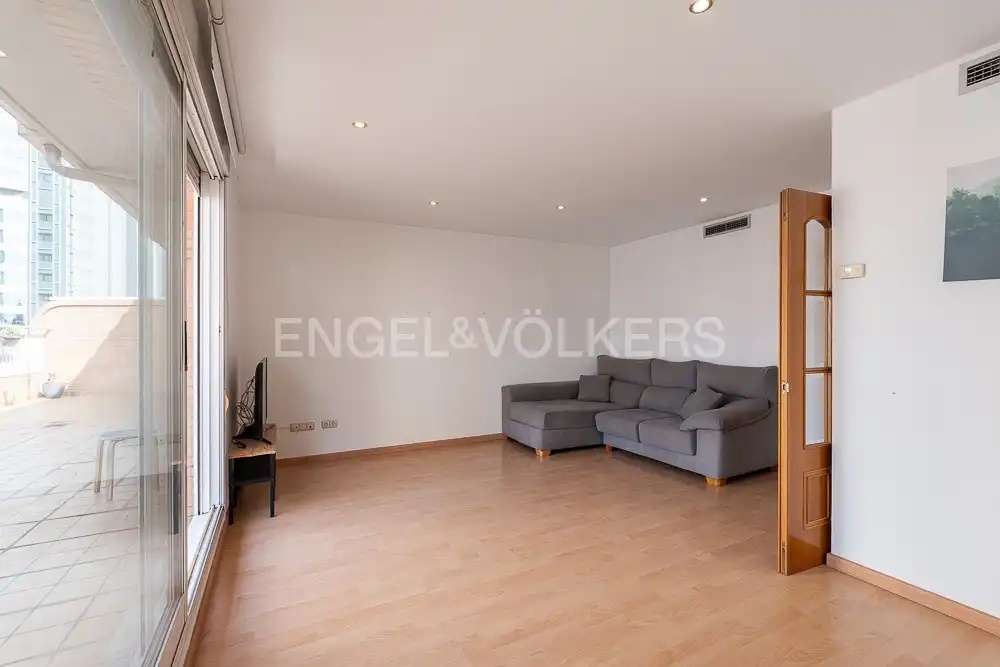 Sala d'estar de Àtic de lloguer en Valencia amb Aire condicionat, Calefacció i Parquet