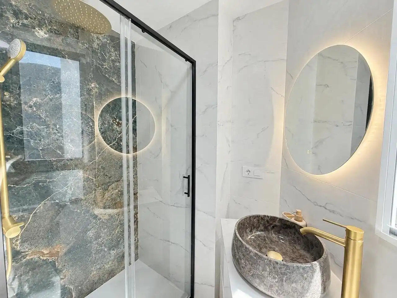 Badezimmer von Wohnung zur untervermieten in Las Palmas de Gran Canaria mit Möbliert und Internet