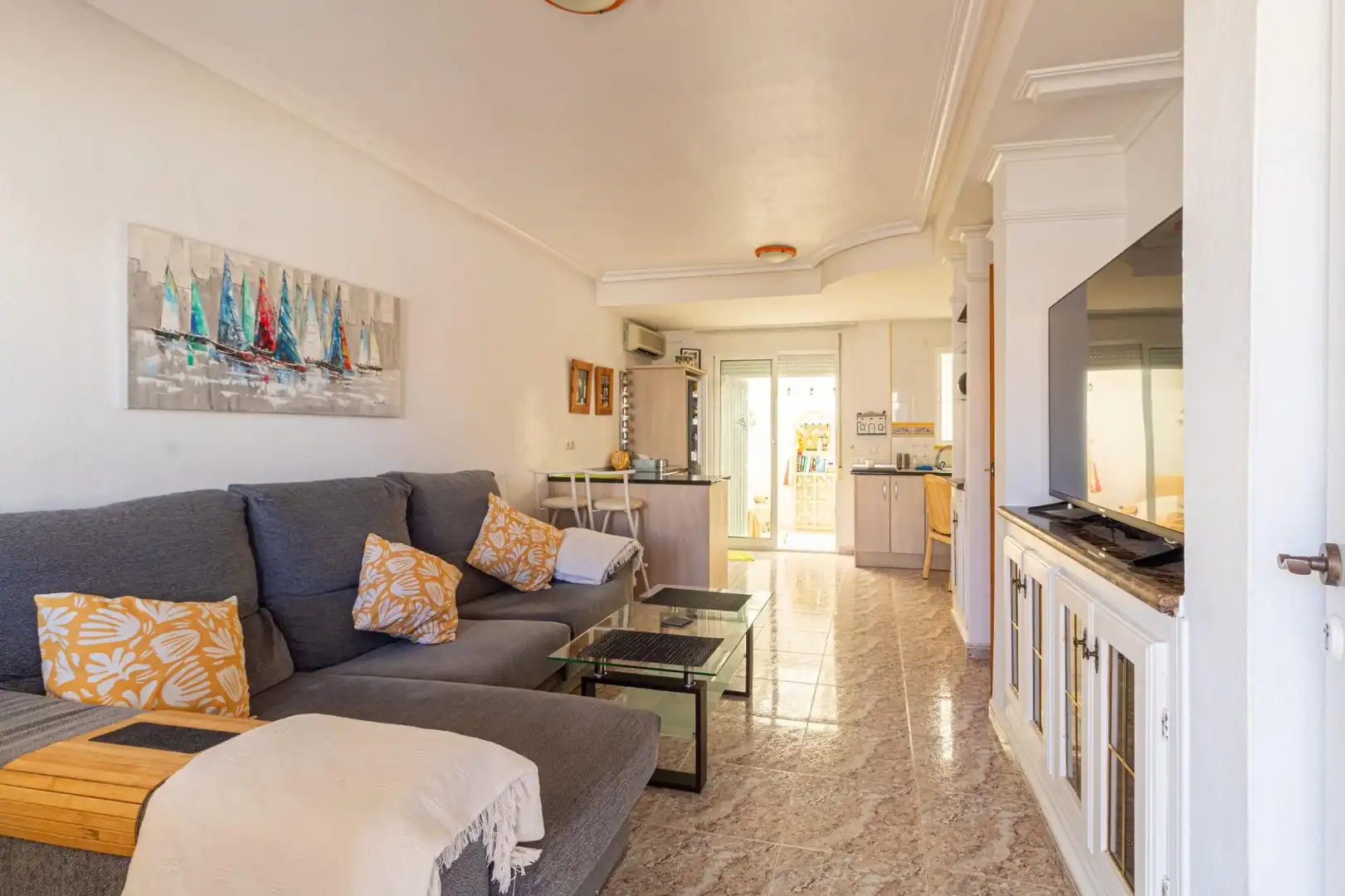 Sala d'estar de Casa o xalet en venda en Orihuela amb Calefacció, Piscina i Piscina comunitària