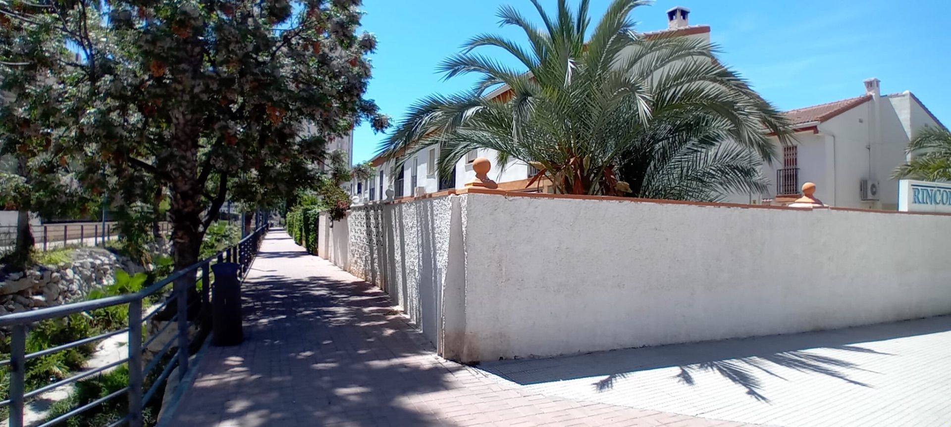 Exterior view of Single-family semi-detached for sale in Benidorm  with Air Conditioner, Heating and Terrace