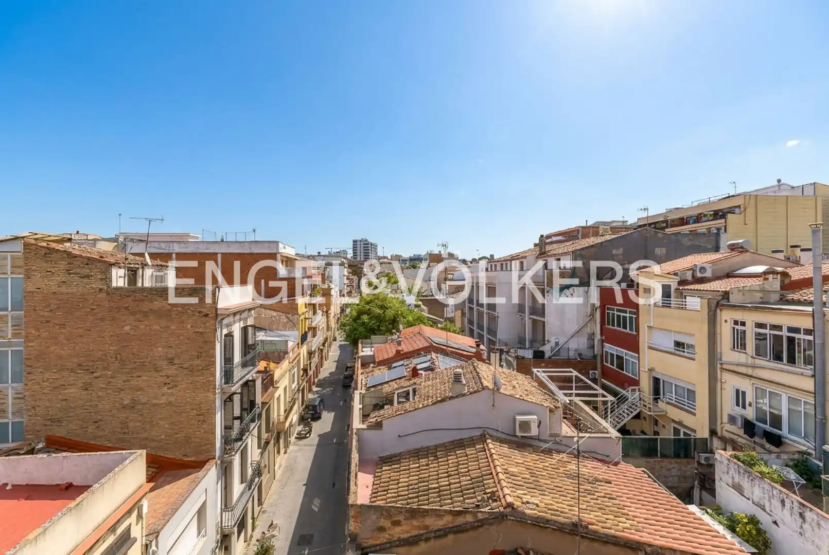 Vista exterior de Casa o xalet en venda en Sant Feliu de Llobregat amb Calefacció, Parquet i Terrassa