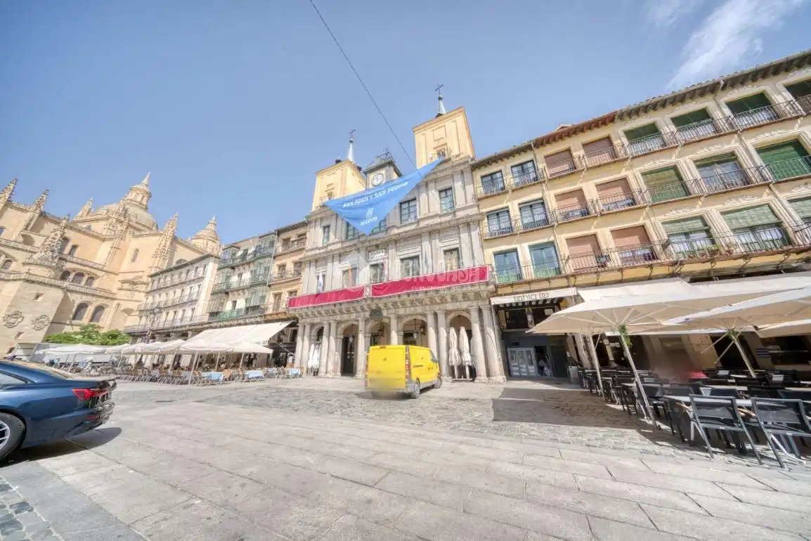 Vista exterior de Pis en venda en Segovia amb Calefacció
