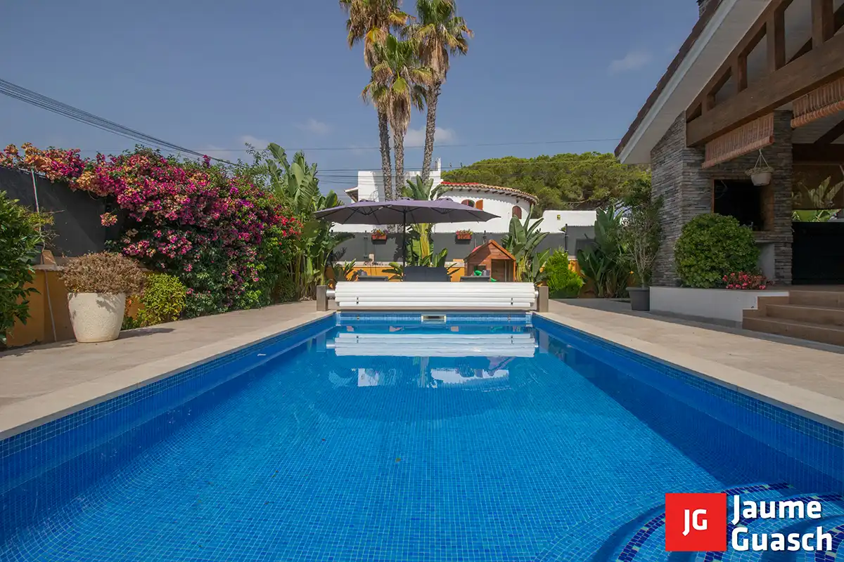 Piscina de Casa o chalet en venta en El Vendrell con Aire acondicionado, Calefacción y Jardín privado
