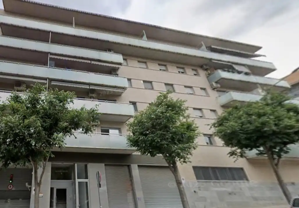 Außenansicht von Erdgeschoss zum Verkauf in Mataró mit Terrasse und Gemeinschaftspool