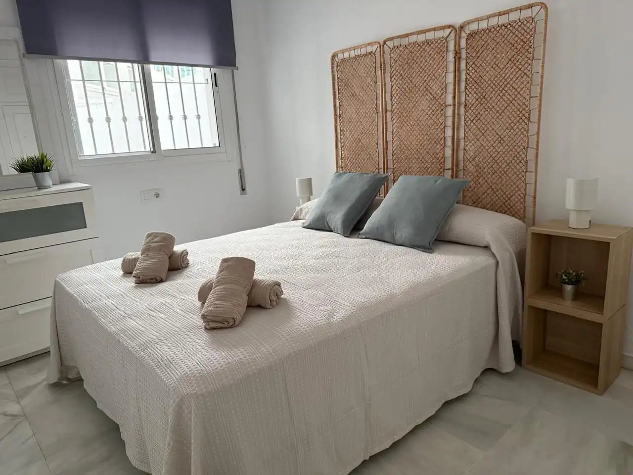 Habitación de Piso de alquiler en Sanlúcar de Barrameda con Aire acondicionado y Amueblado