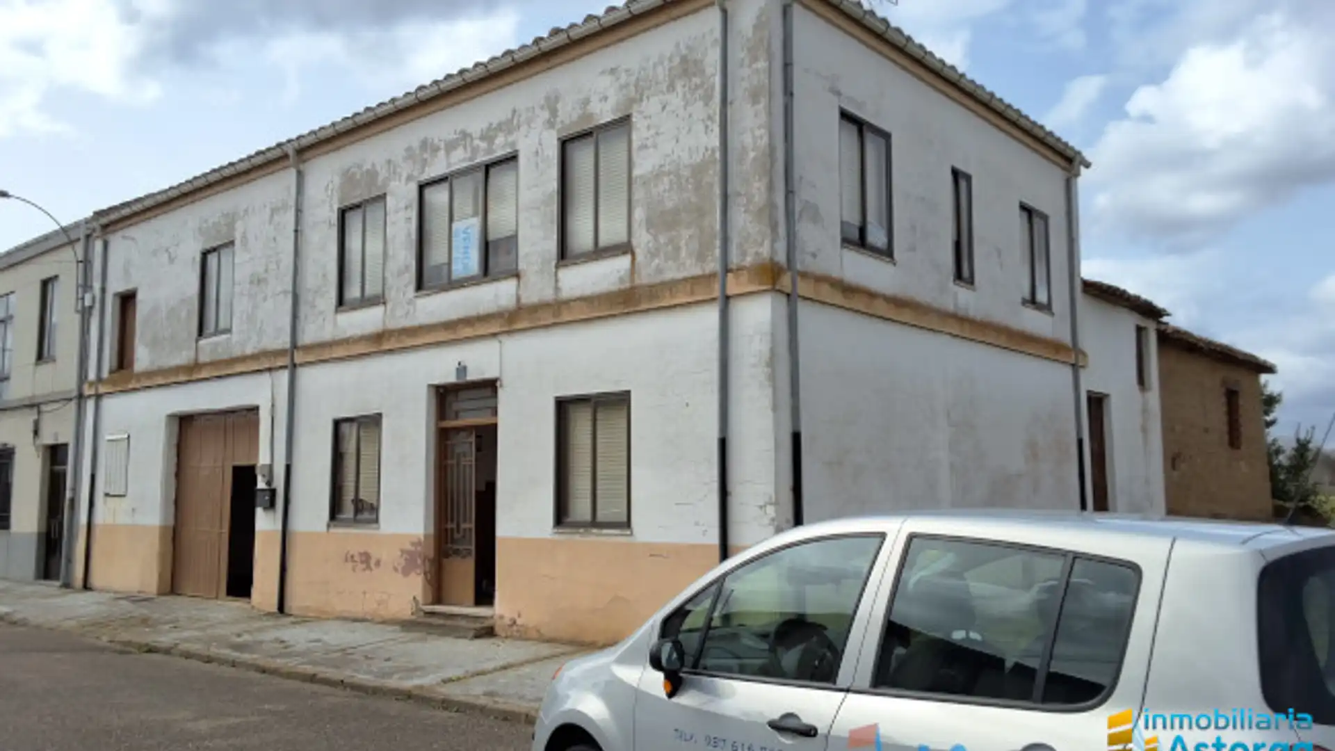 Vista exterior de Casa o xalet en venda en Valderrey amb Calefacció i Moblat