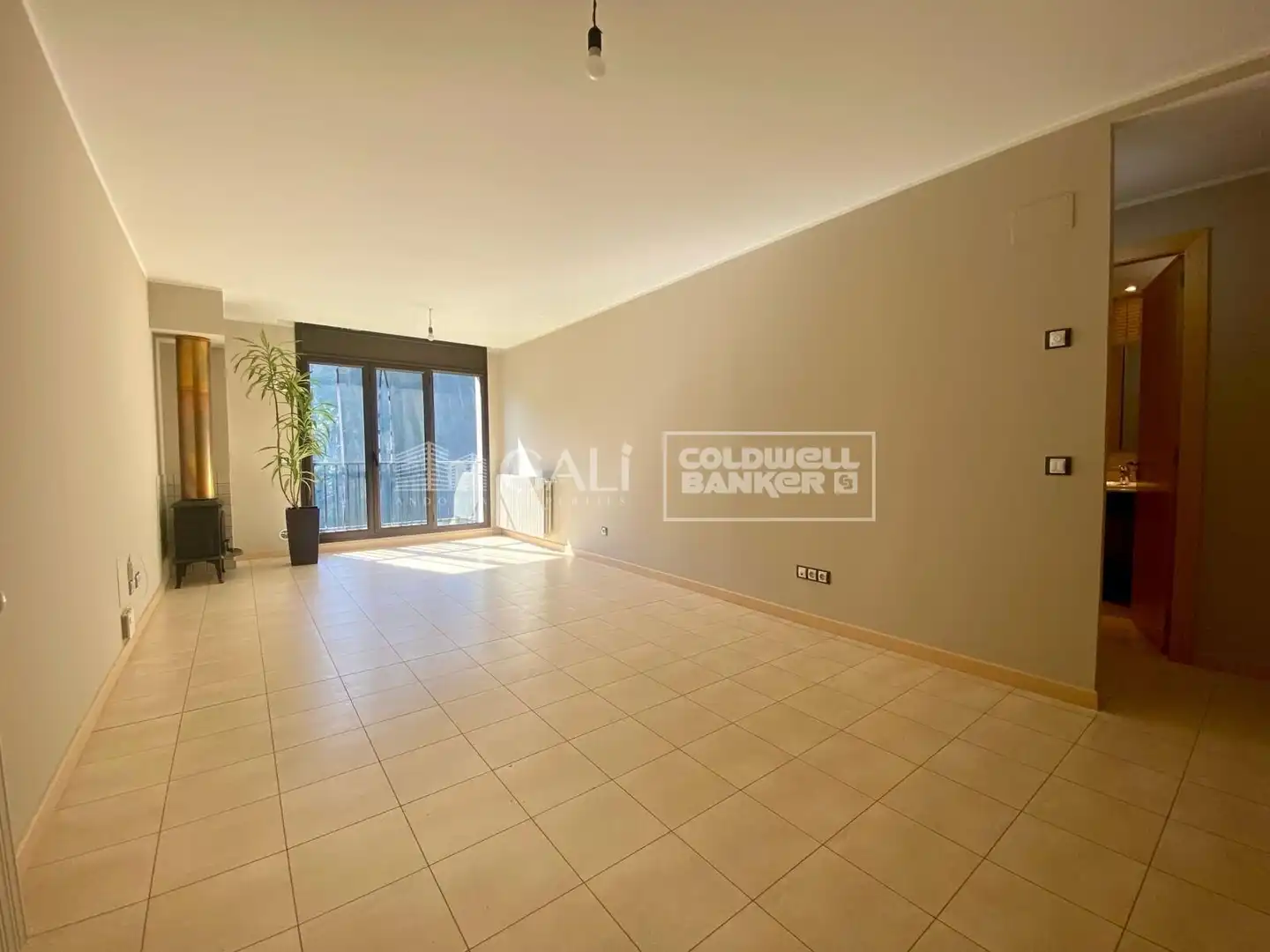 Vista exterior de Planta baja de alquiler en Canillo con Calefacción, Terraza y Trastero