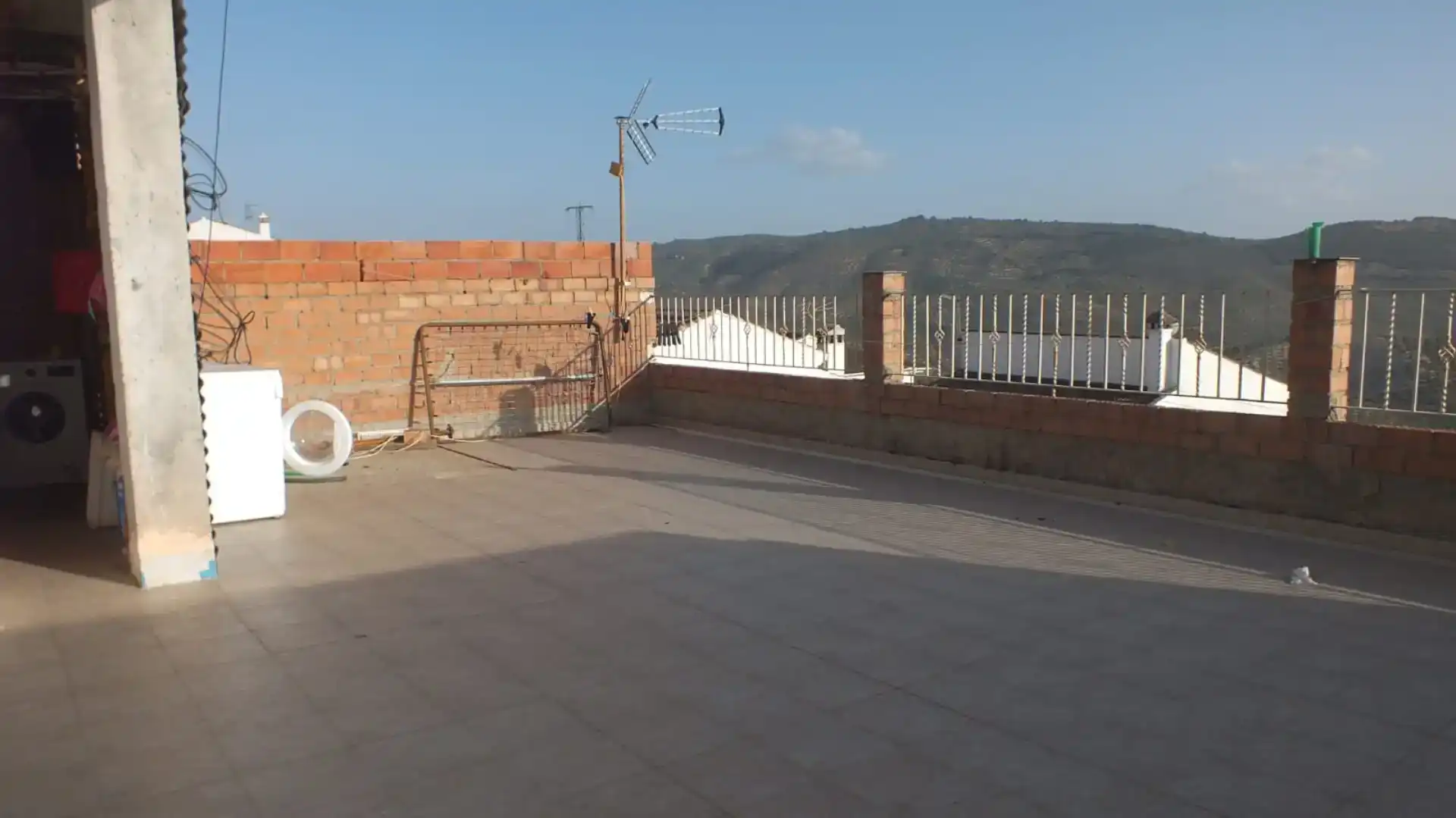 Terrassa de Casa adosada en venda en Iznájar amb Aire condicionat i Balcó