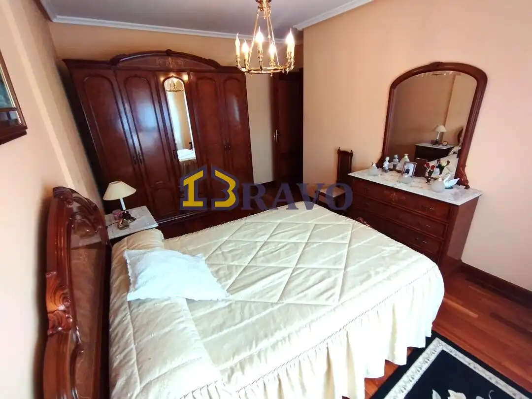Habitación de Casa adosada en venta en Medina de Pomar con Calefacción, Jardín privado y Terraza