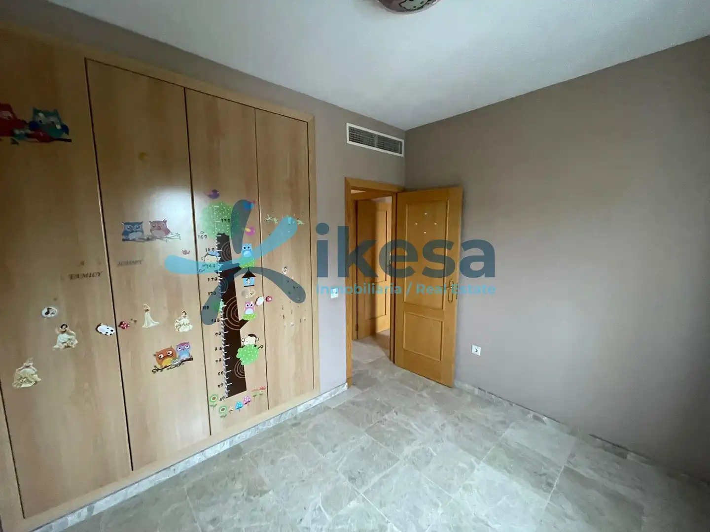 Habitación de Casa adosada en venta en Castilleja de la Cuesta con Aire acondicionado