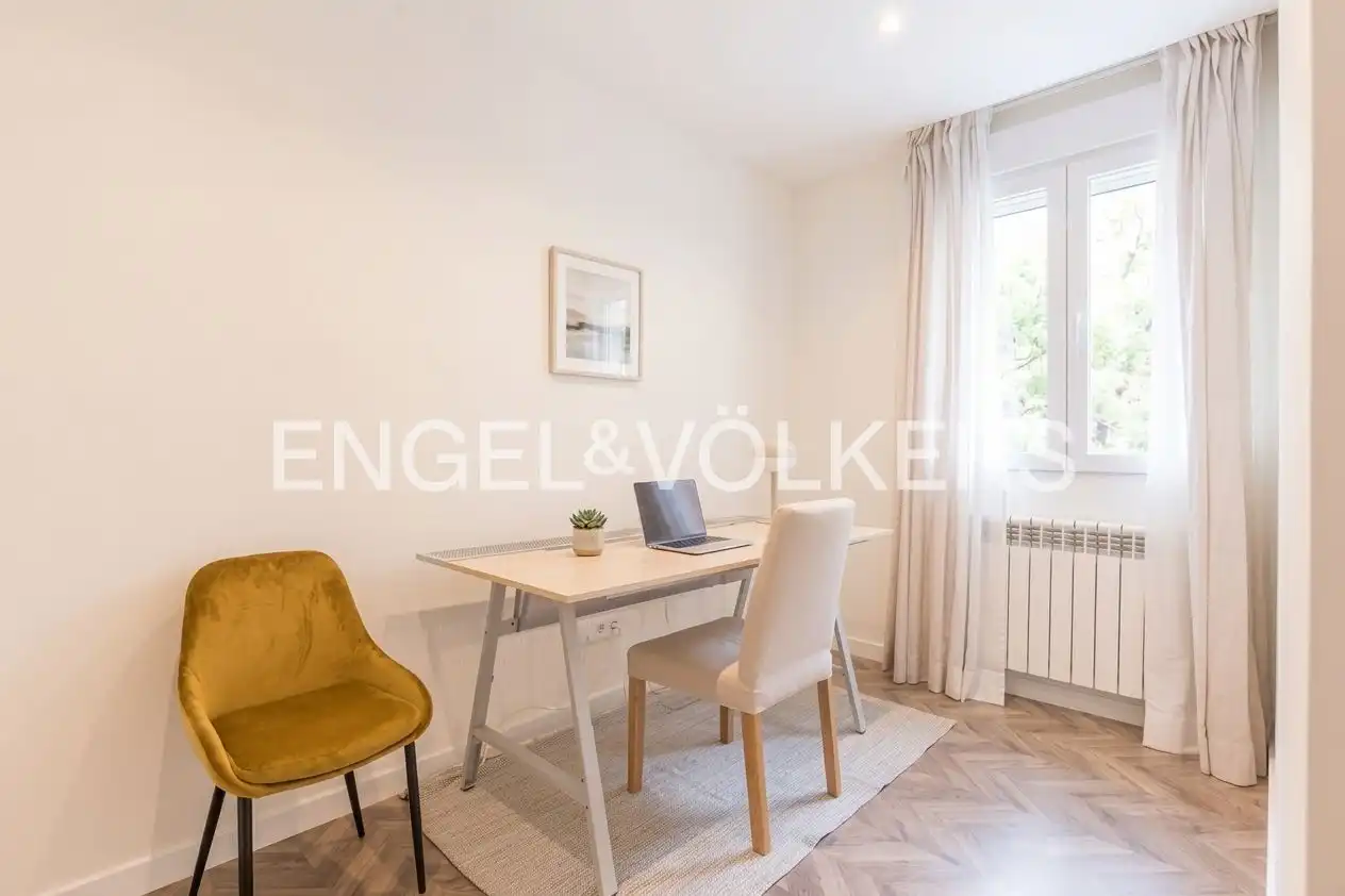 Dining room of Flat for sale in Madrid  with Air Conditioner, Heating and Parquet flooring
