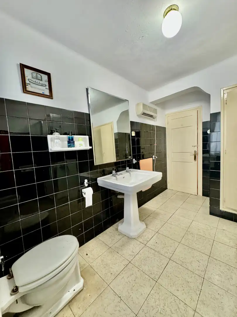 Baño de Casa adosada en venta en Molledo con Parquet, Terraza y Amueblado
