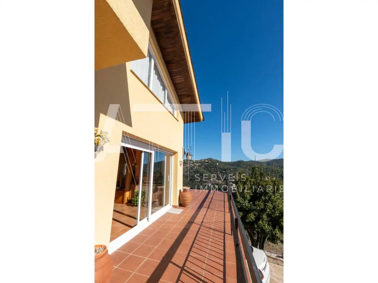 Vista exterior de Casa o xalet en venda en Castellar del Vallès amb Aire condicionat, Calefacció i Terrassa