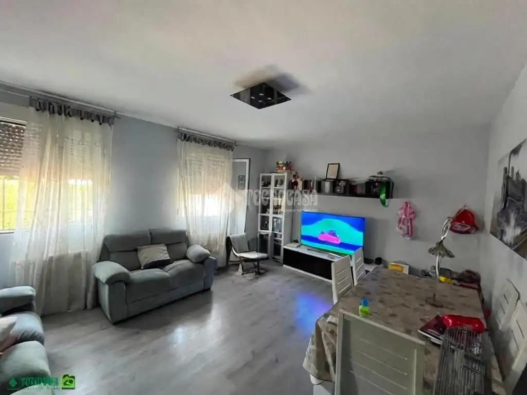 Sala de estar de Casa adosada en venta en Miguelturra con Aire acondicionado, Calefacción y Piscina comunitaria