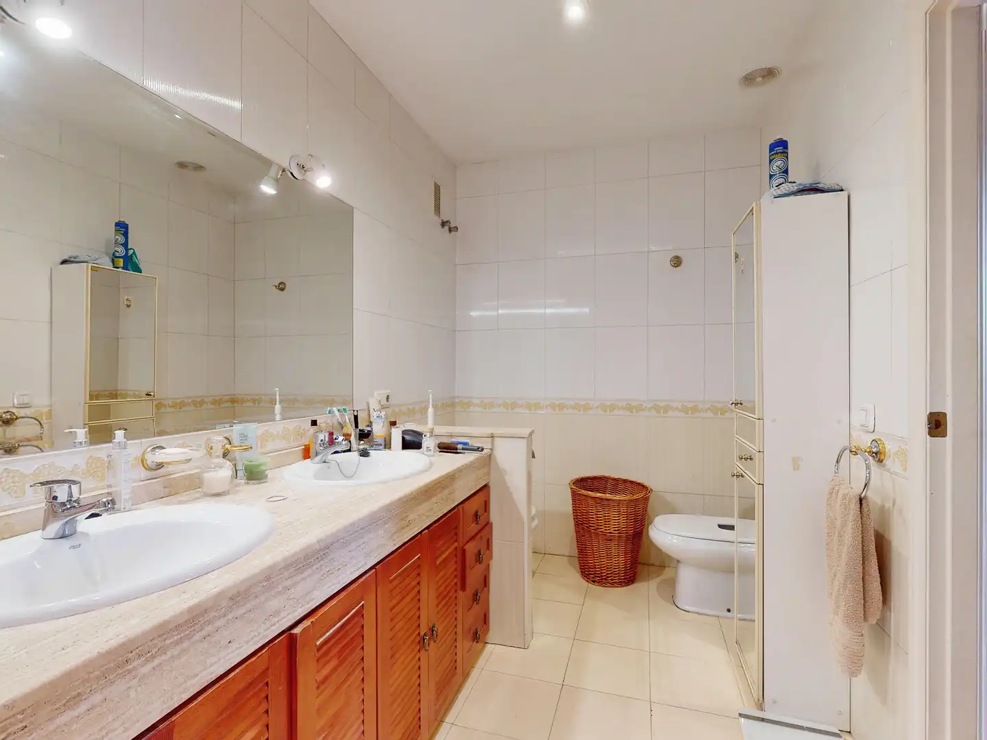 Baño de Casa adosada en venta en Cáceres con Calefacción y Trastero
