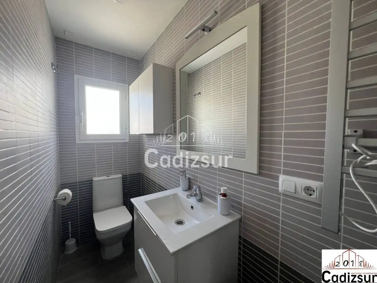 Bany de Àtic en venda en Cádiz amb Aire condicionat, Terrassa i Moblat