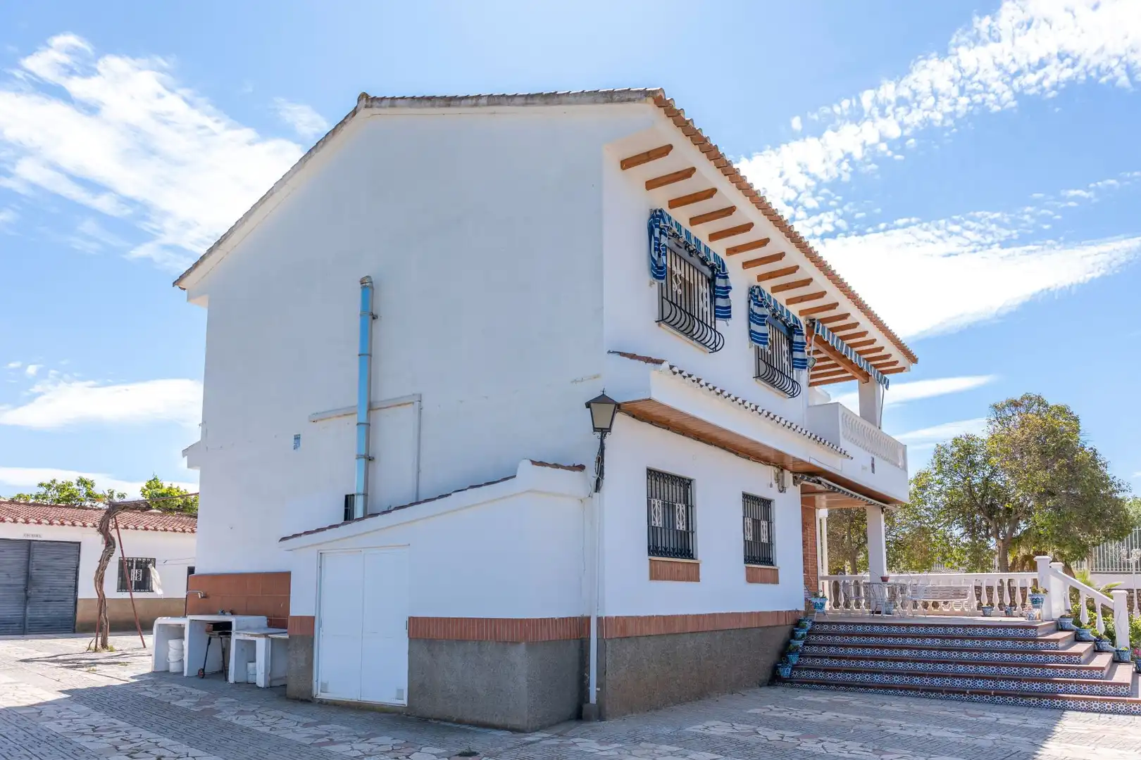 Vista exterior de Casa o chalet en venta en Guadix con Aire acondicionado, Calefacción y Jardín privado