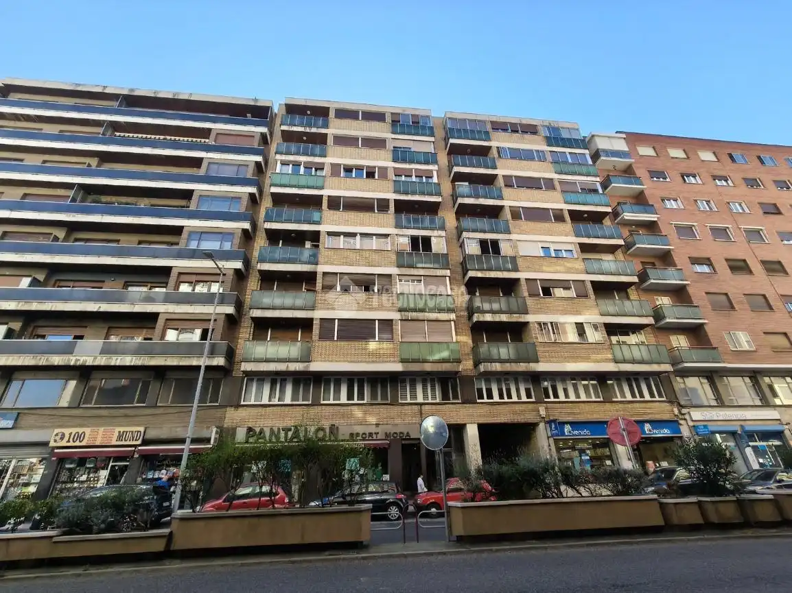 Vista exterior de Pis de lloguer en Palencia amb Calefacció