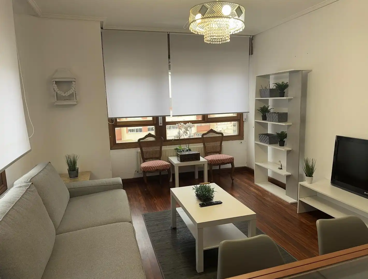 Sala d'estar de Pis de lloguer en Castro-Urdiales amb Calefacció i Moblat
