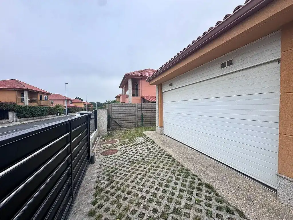 Vista exterior de Casa o xalet en venda en Ferrol