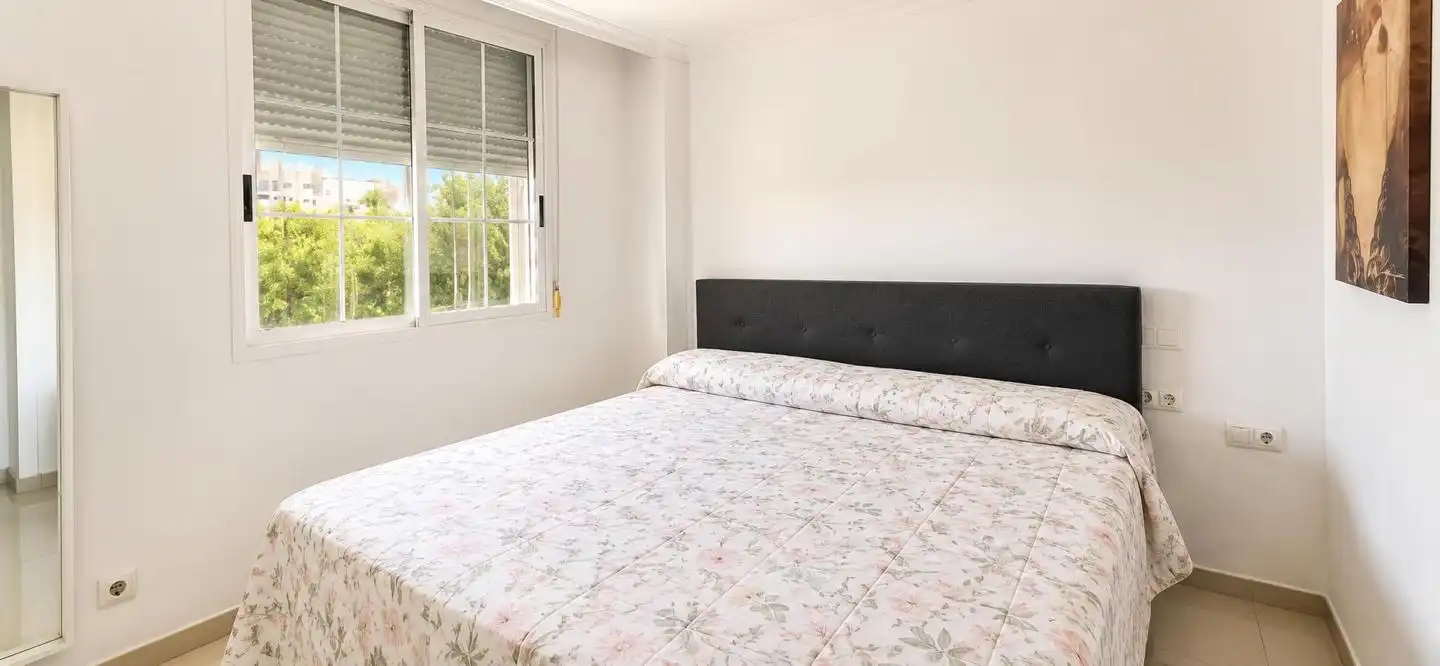 Habitación de Casa o chalet en venta en Elche / Elx con Trastero, Balcón y Piscina comunitaria