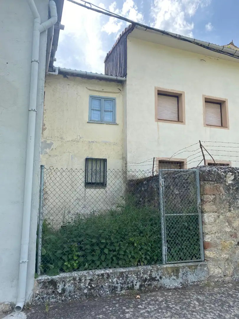 Vista exterior de Finca rústica en venda en Villafranca Montes de Oca amb Calefacció, Jardí privat i Traster
