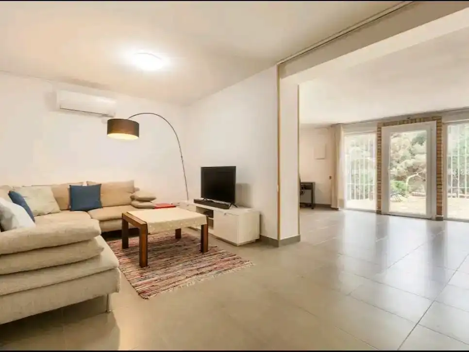 Wohnzimmer von Loft zur Miete in Vallromanes mit Klimaanlage, Abstellraum und Schwimmbad