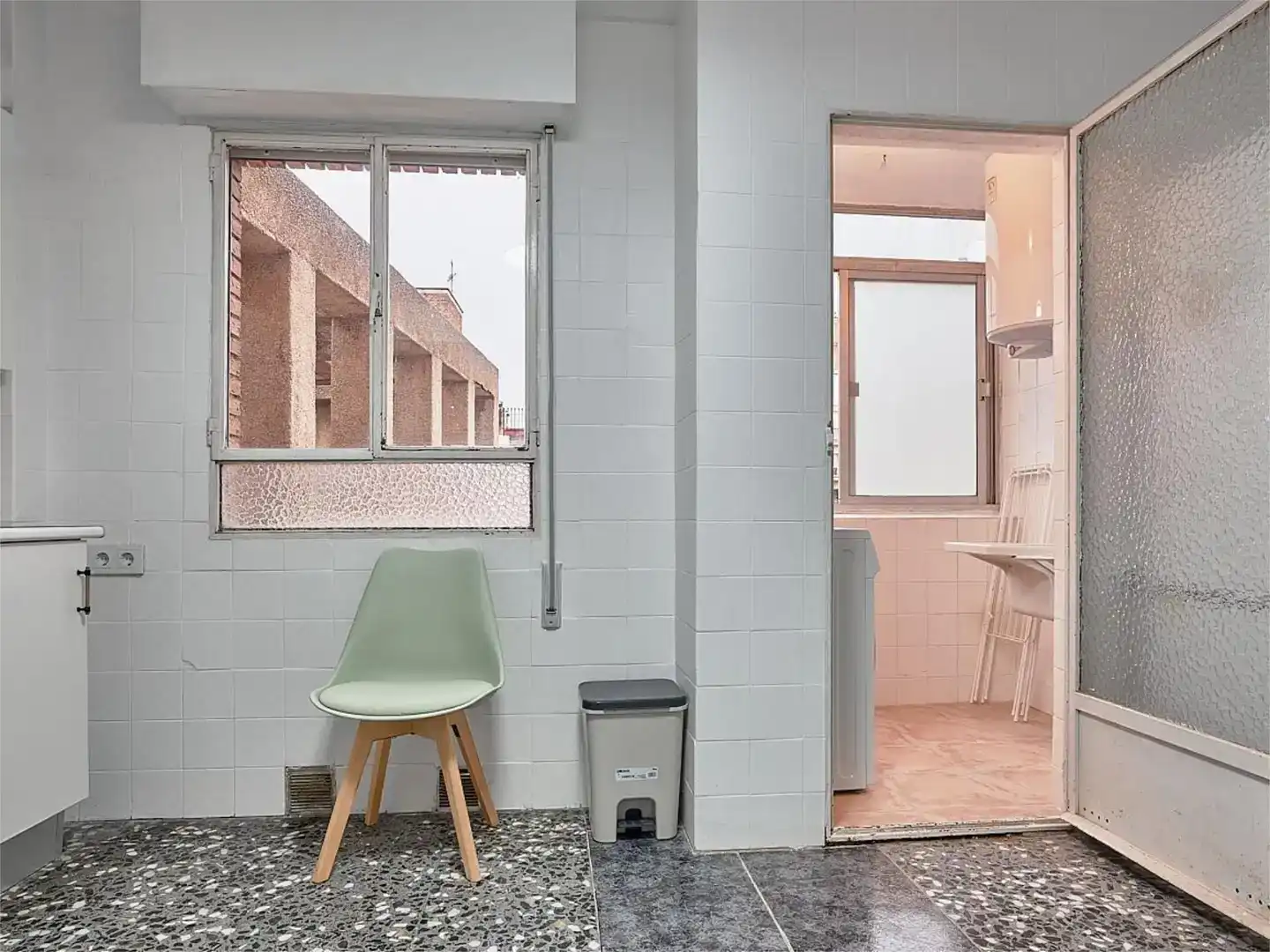 Kitchen of Flat for share in Casco Urbano