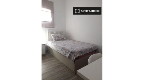 Photo 2 of Flat for rent in San Antón, Alicante / Alacant