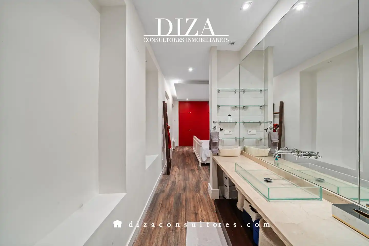 Bathroom of Ground floor for sale in Madrid  with Air Conditioner, Heating and Parquet flooring