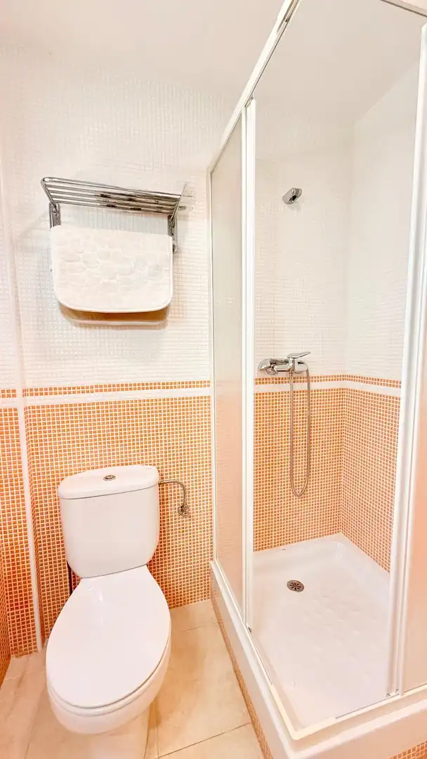 Baño de Piso en venta en Cunit con Aire acondicionado, Calefacción y Terraza