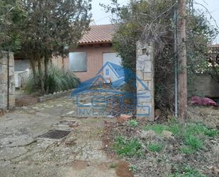 Exterior view of Country house for sale in Alija del Infantado