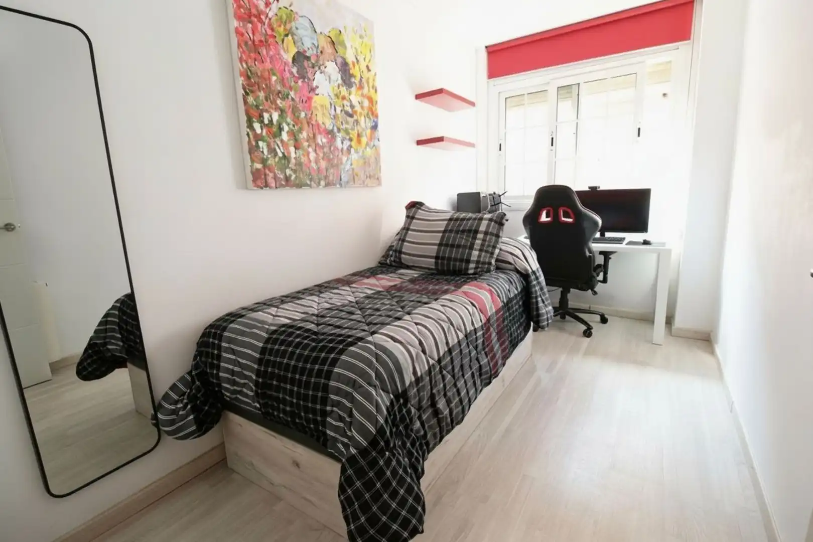 Dormitori de Casa adosada en venda en Barcelona amb Aire condicionat, Calefacció i Parquet