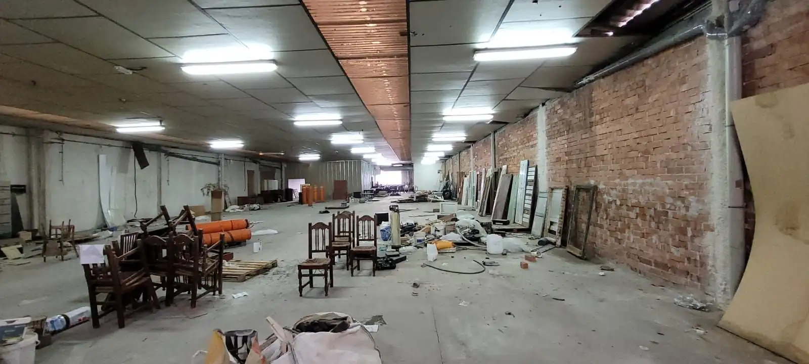 Nave industrial en venta en Ripollet