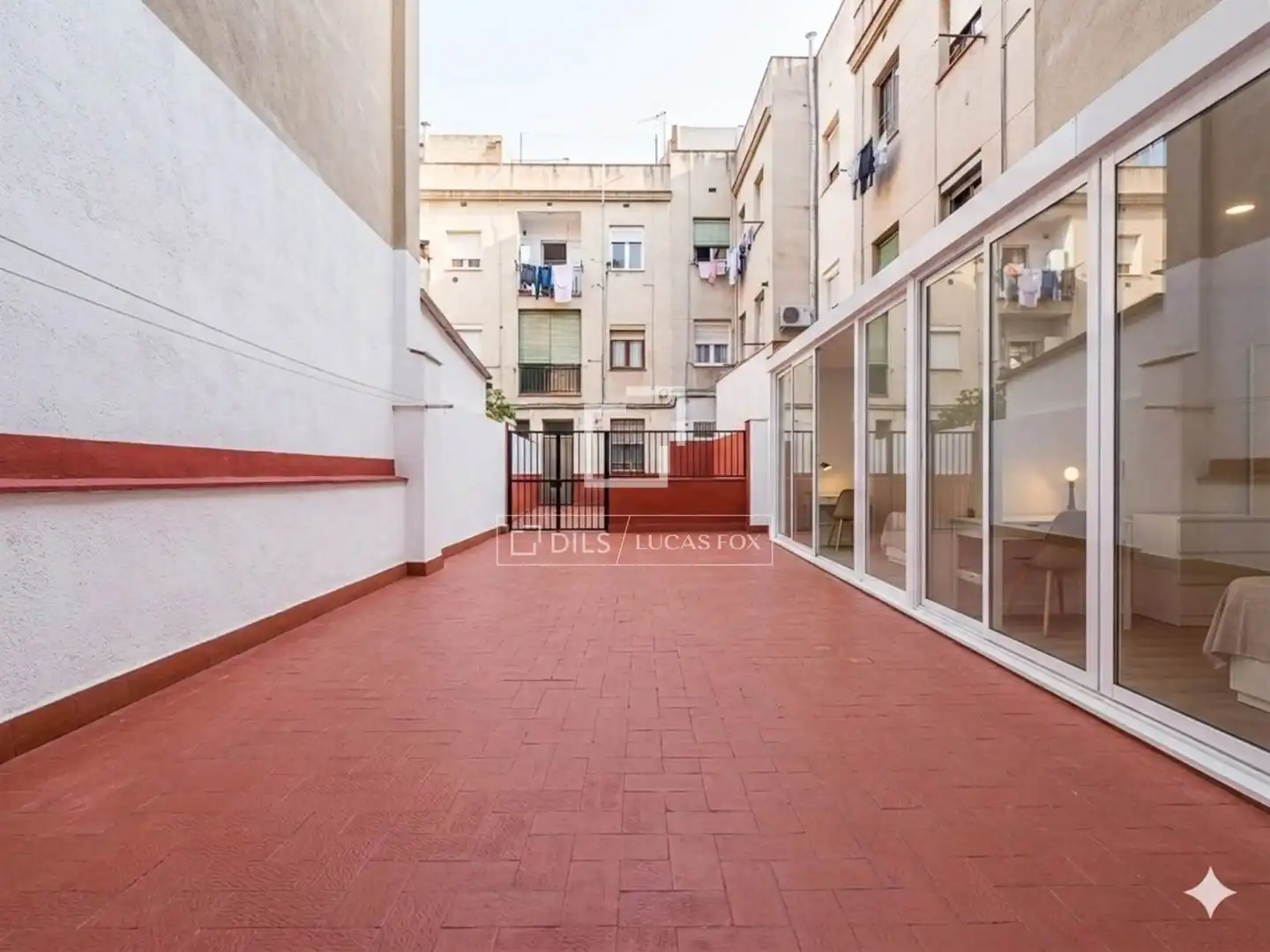 Terrasse von Wohnung zum Verkauf in Barcelona mit Klimaanlage, Privatgarten und Terrasse