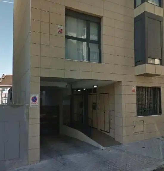 Vista exterior de Garatge en venda en Madrid