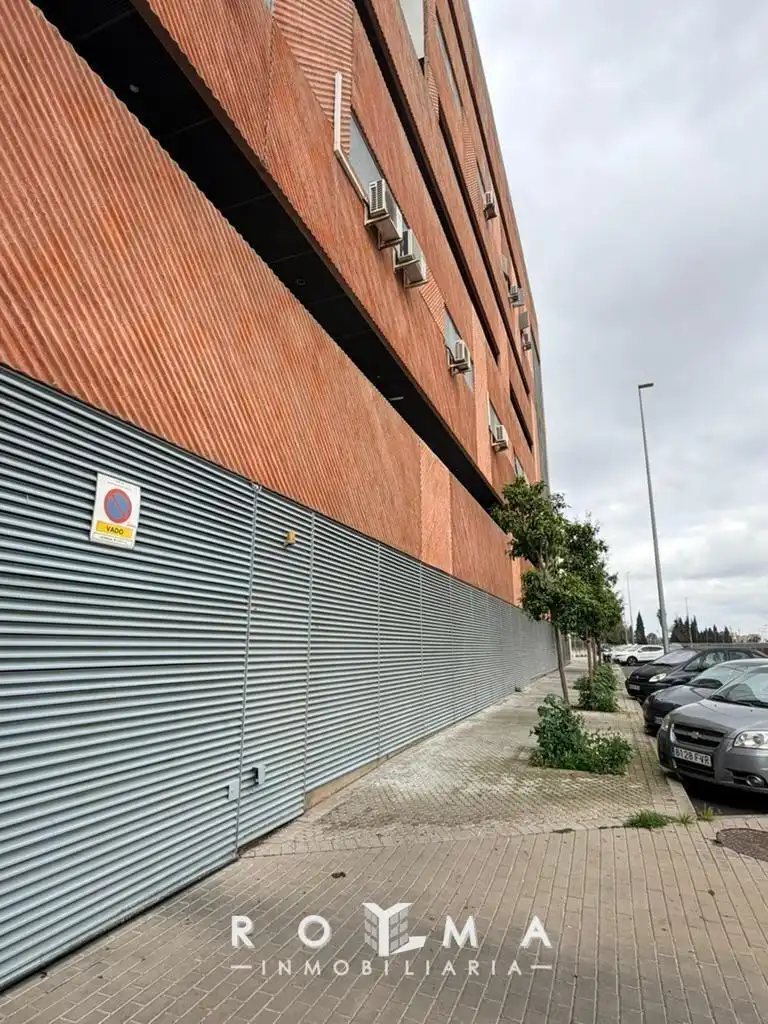 Vista exterior de Pis en venda en Sevilla