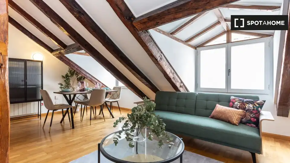 Flat with terrace to rent in Centro