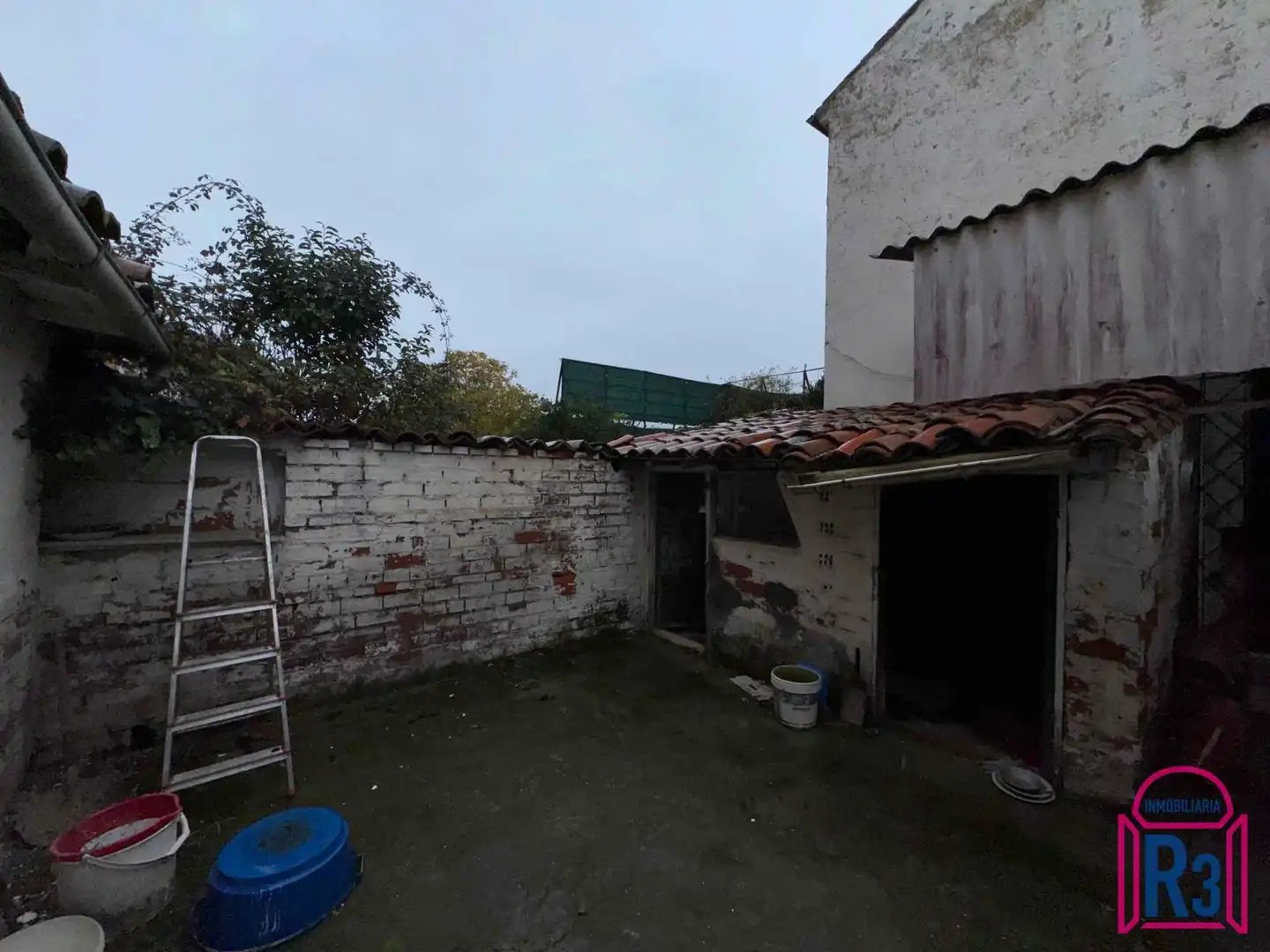 Casa o xalet en venda en León Capital  amb Calefacció i Jardí privat