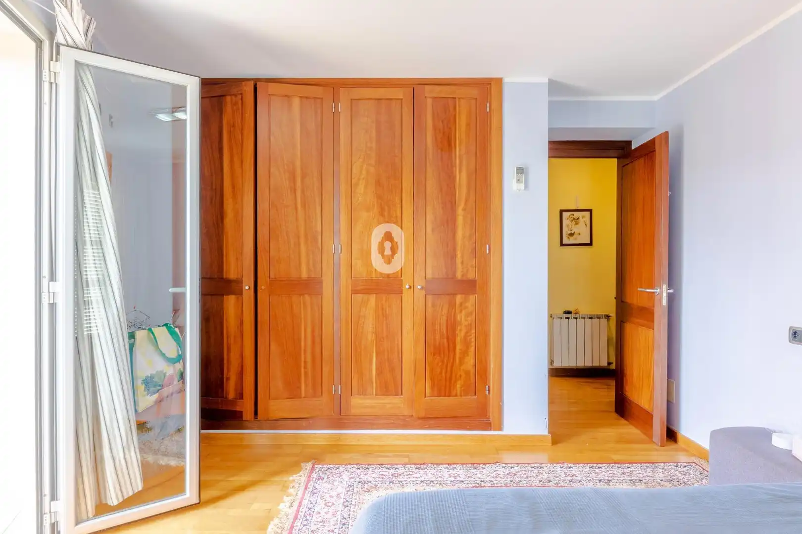 Schlafzimmer von Dachboden zum Verkauf in Pollença mit Klimaanlage, Heizung und Parkett