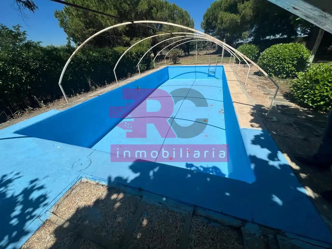 Swimming pool of Country homes for sale in Parada de Arriba