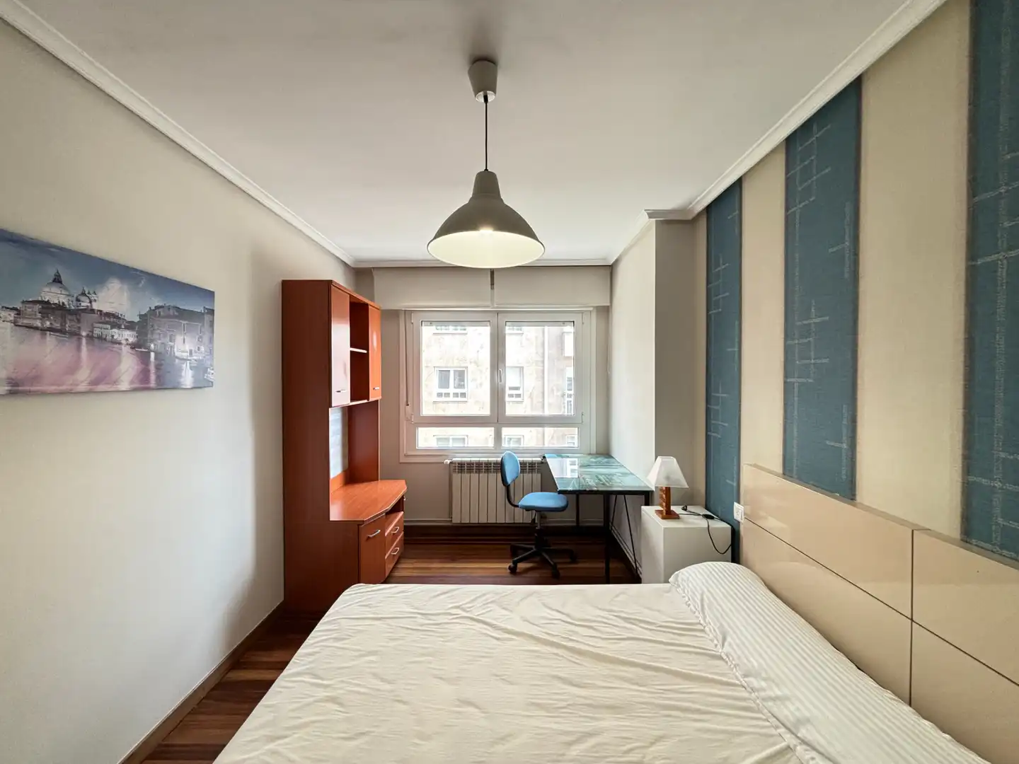Schlafzimmer von Wohnung zur Miete in Santiago de Compostela  mit Heizung und Möbliert
