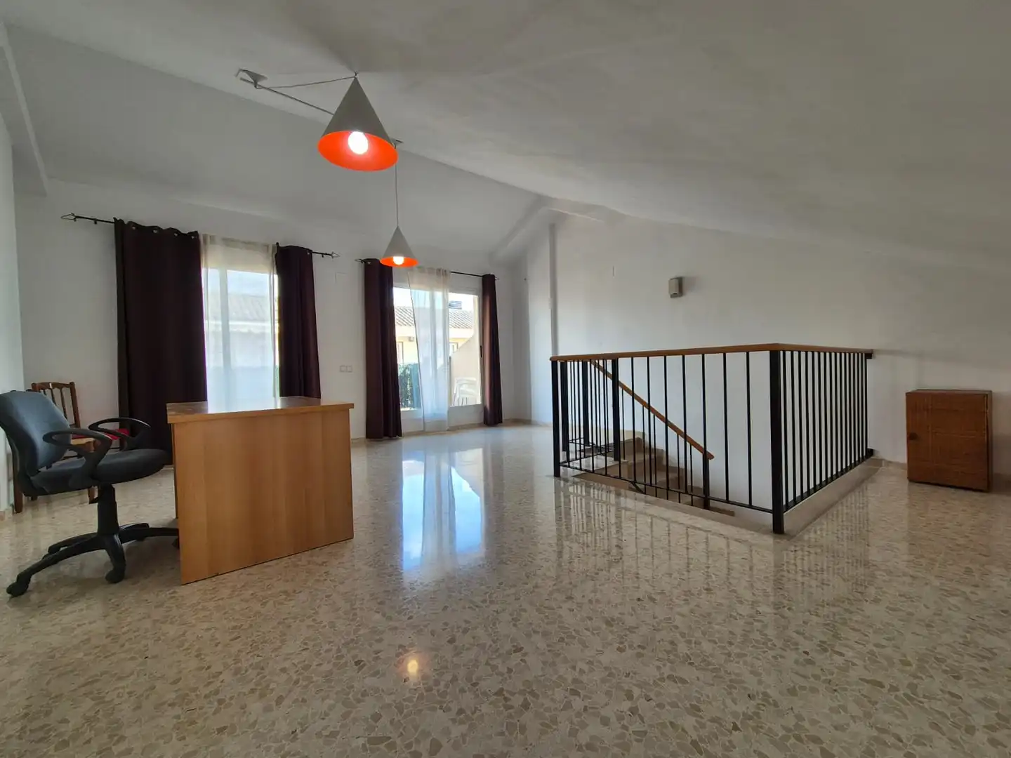 Sala d'estar de Casa adosada en venda en Moncada amb Aire condicionat, Calefacció i Terrassa