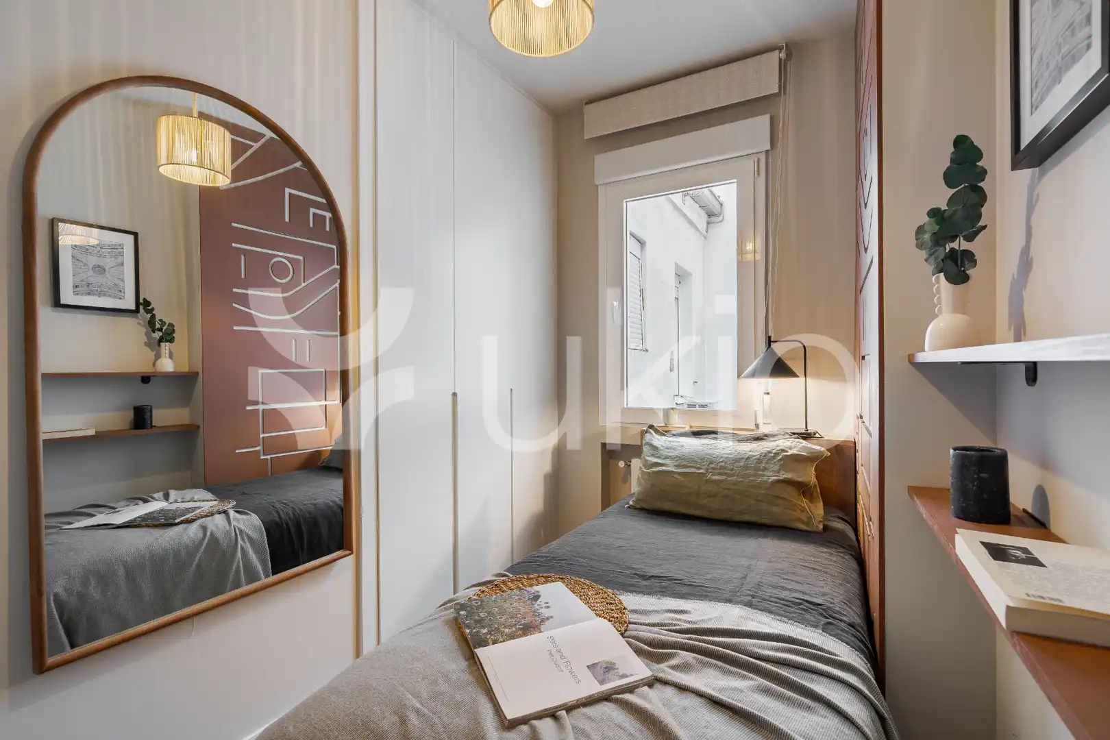 Dormitori de Apartament de lloguer en Madrid amb Aire condicionat, Calefacció i Terrassa